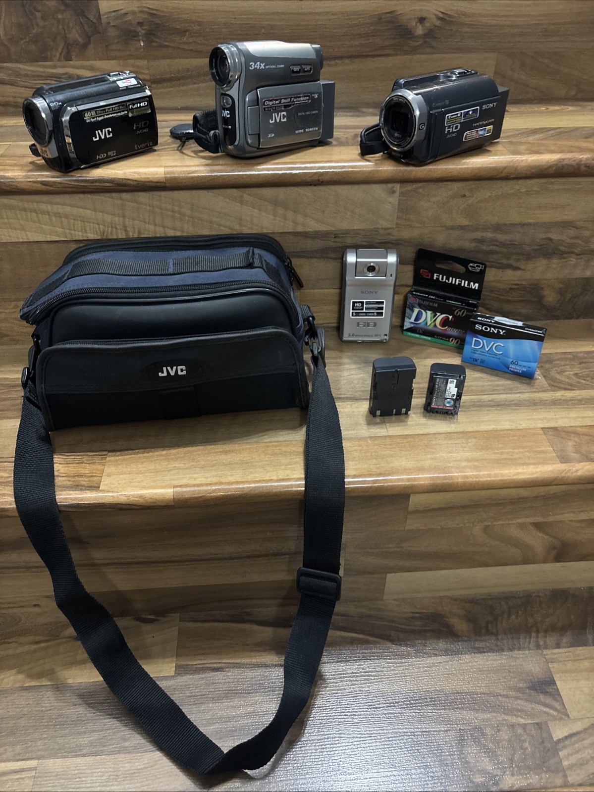 Video Cameras  For Parts **all Untested *** No Chargers