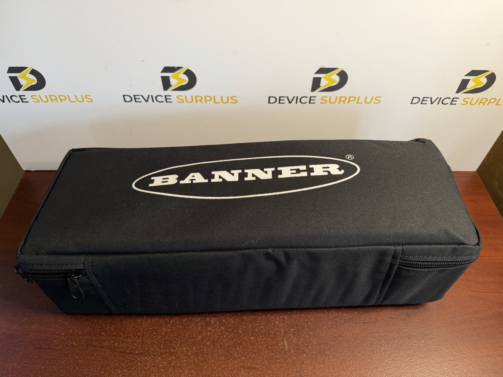 BANNER ENGINEERING VE202G1A Smart Camera with LEDRRV62X62M Ring Light NEW