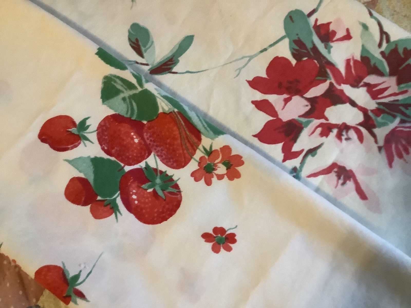 VINTAGE TOWEL RUNNER  WILENDUR Lot 2