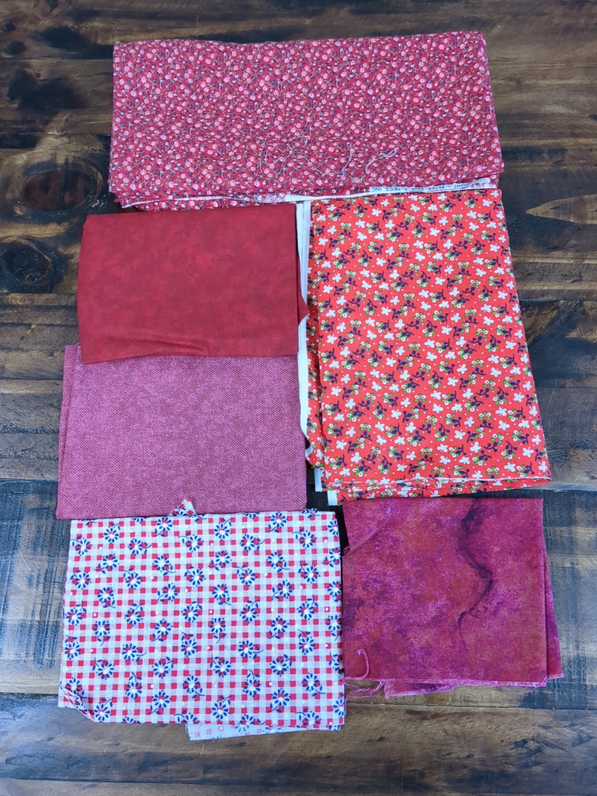 Lot of 6 pieces of Red Fabric, floral and abstract