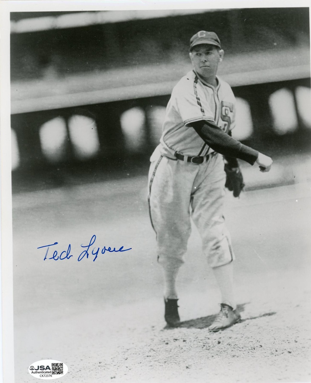 Ted Lyons Autographed 8x10 Photo JSA CK72376