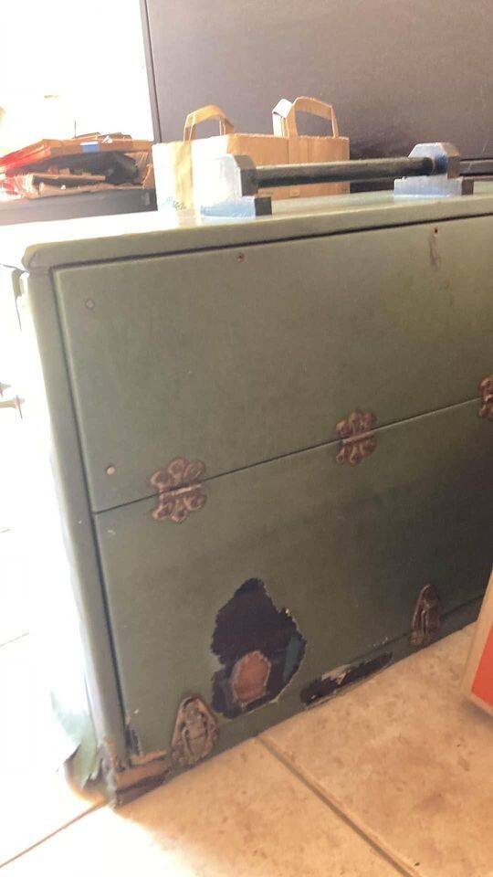 Antique Folding Pump Organ – Estey Organ Company