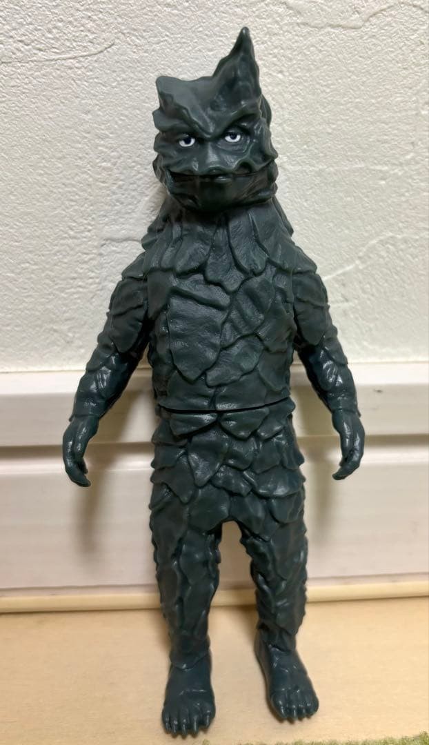 Keronia Ultra Monster Series 500 Sofubi Figure with Live Sign from Japan
