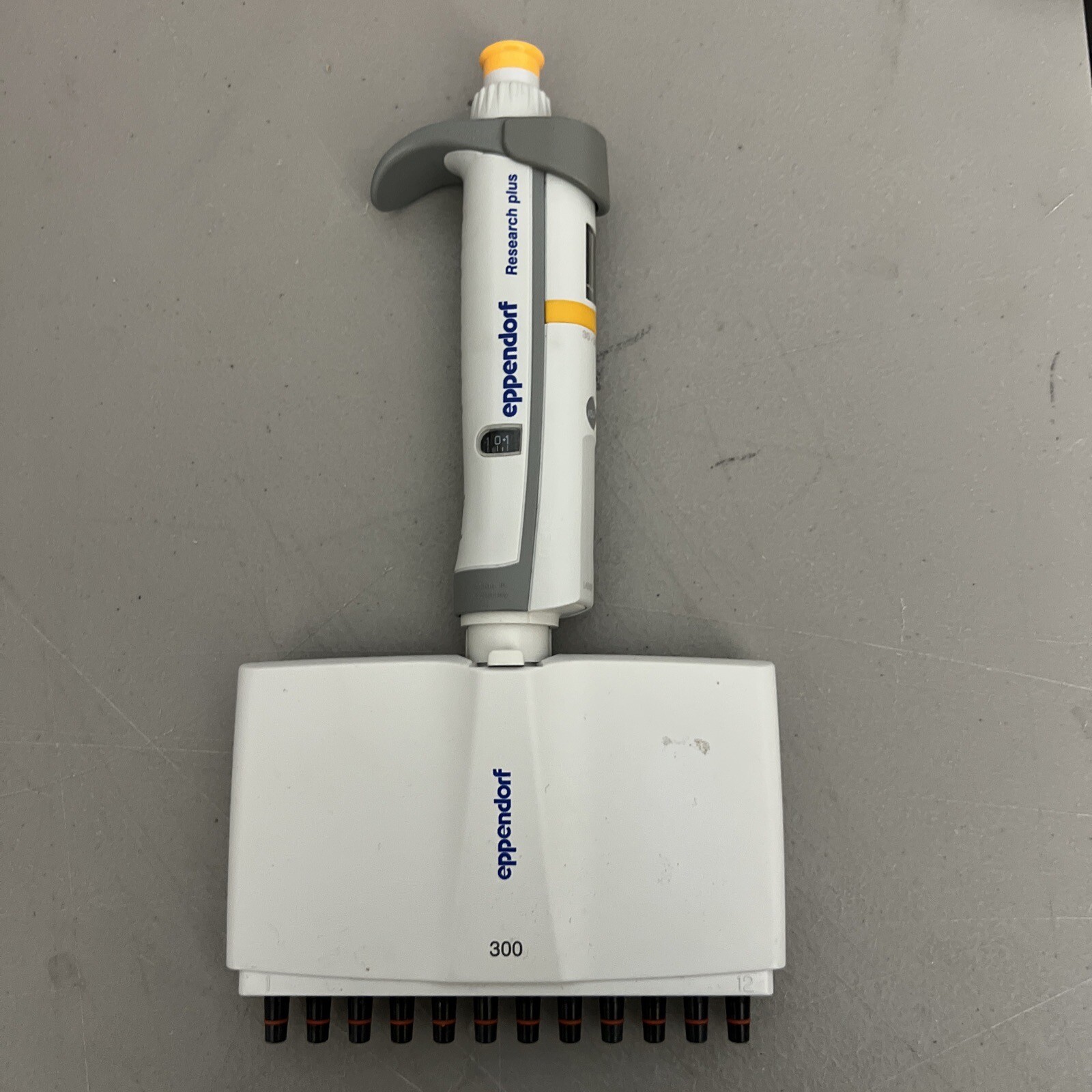 Eppendorf Research Plus 300 Pipette 12 Channel Pipetman 30-300uL
