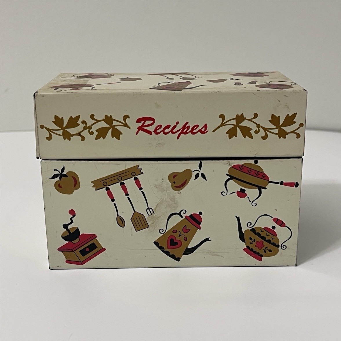 Vintage Tin Recipe Box with Kitchen Motif and Kitchen Graphics, Tin Material