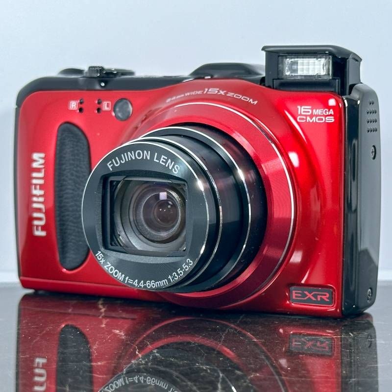 FUJIFILM FinePix F550EXR Red Compact Digital Camera 16MP 15x Zoom GPS