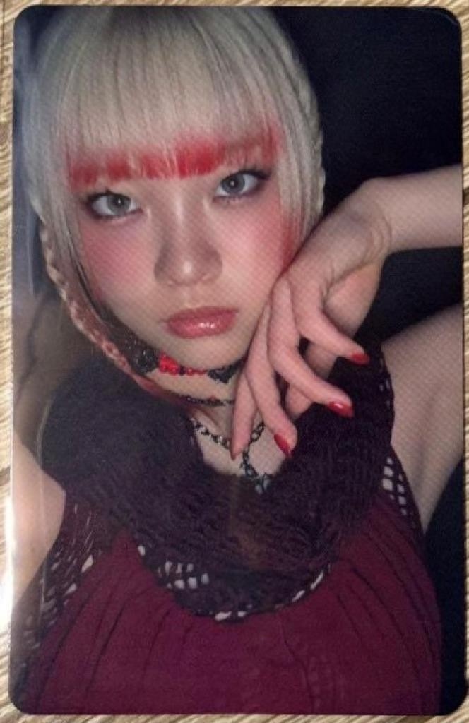 HANA MAHINA 1st Album "HANA" Photo Card 2 *