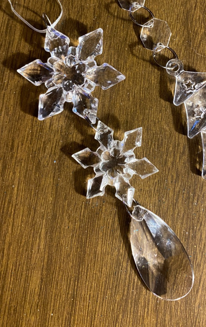 Clear Lucite SNOWFLAKES PRISM SUNCATCHER Christmas Ornament 5 1/4"