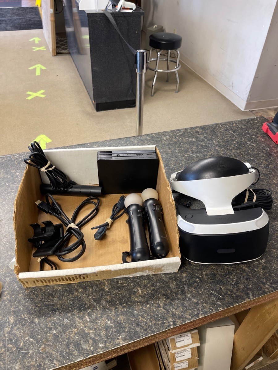PLAYSTATION 4 VR HEADSET FOR PARTS/ REPAIR (DJ1014121)