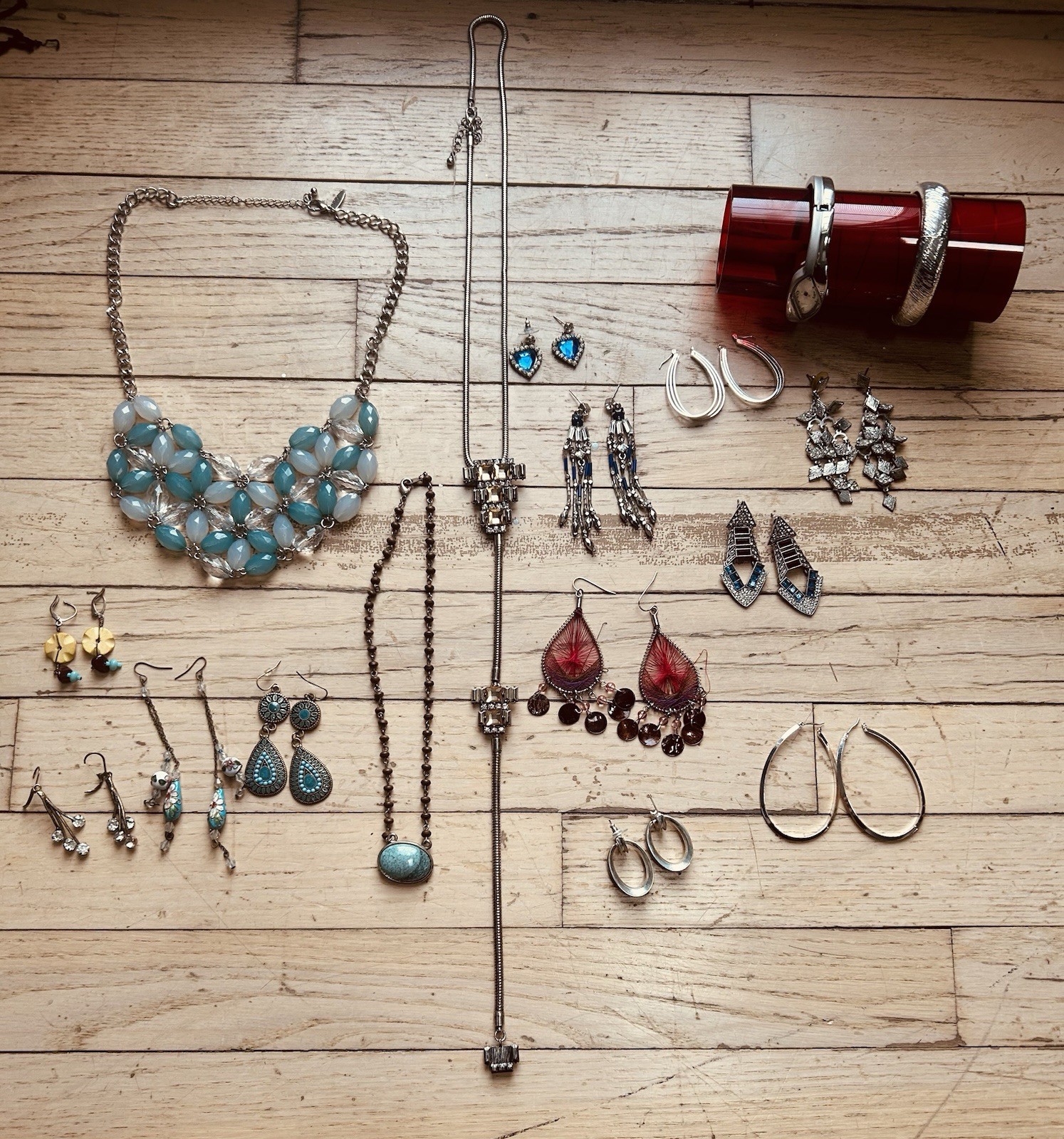 Fashion Jewelry Lot of 17 Necklaces Earrings Bracelets All wearable Some Vintage
