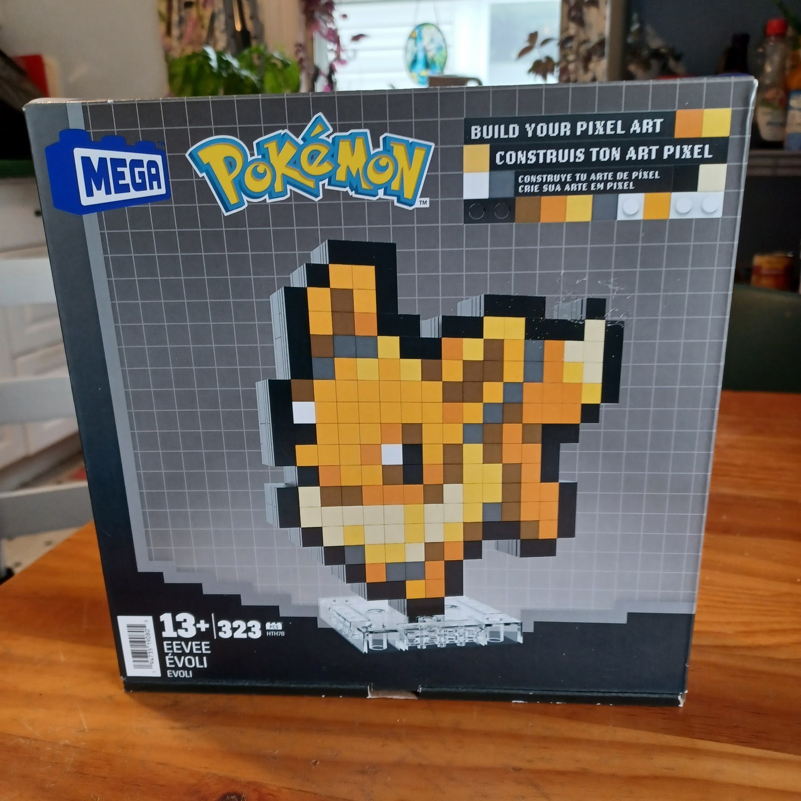 Mega Bloks - Pokemon Eevee, Pixel Art, 323 Piece Building Toy Set New