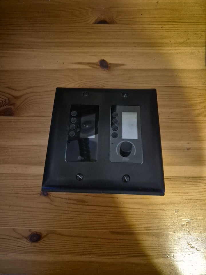 DBX Zone Controller BSSEC8BVBLKM