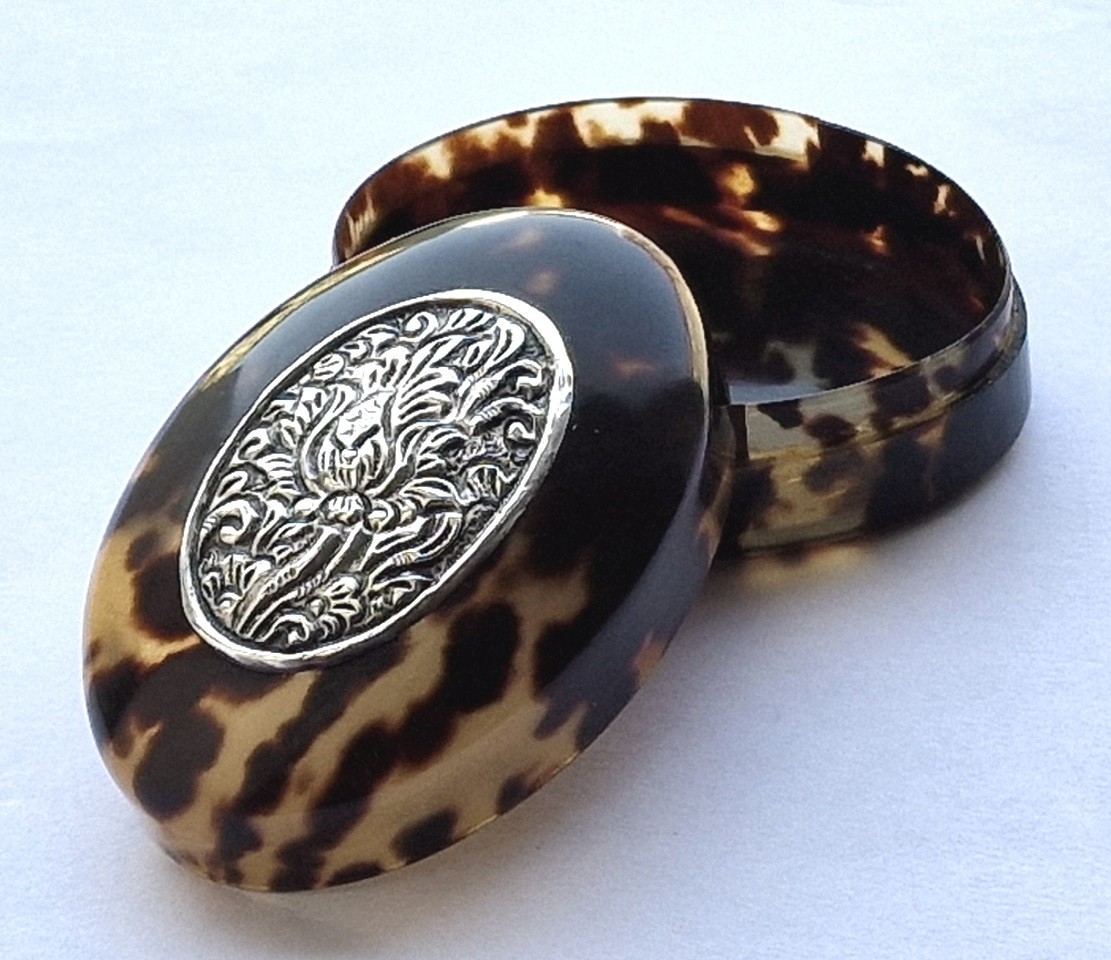 Art Nouveau Lid- Can Box Um 1910 Z29