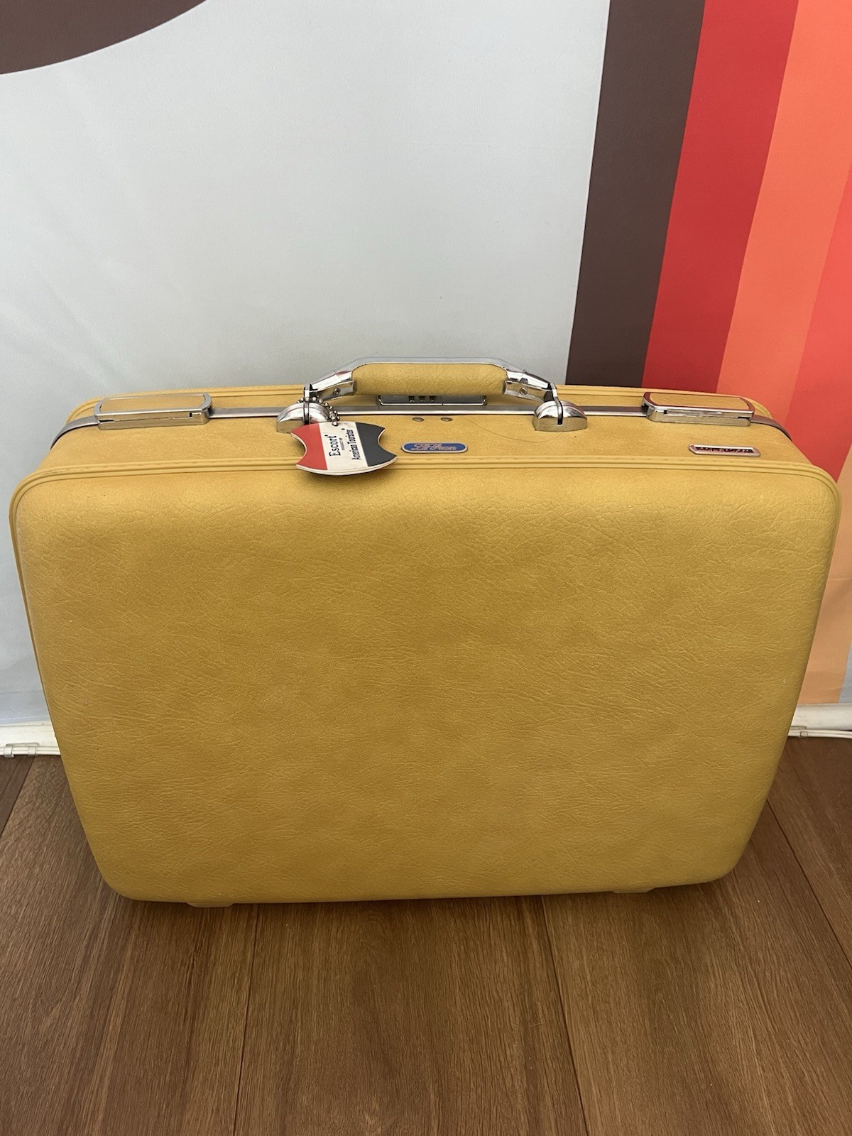 Vintage mid century American Tourister Le Gran yellow medium hard suitcase 21”