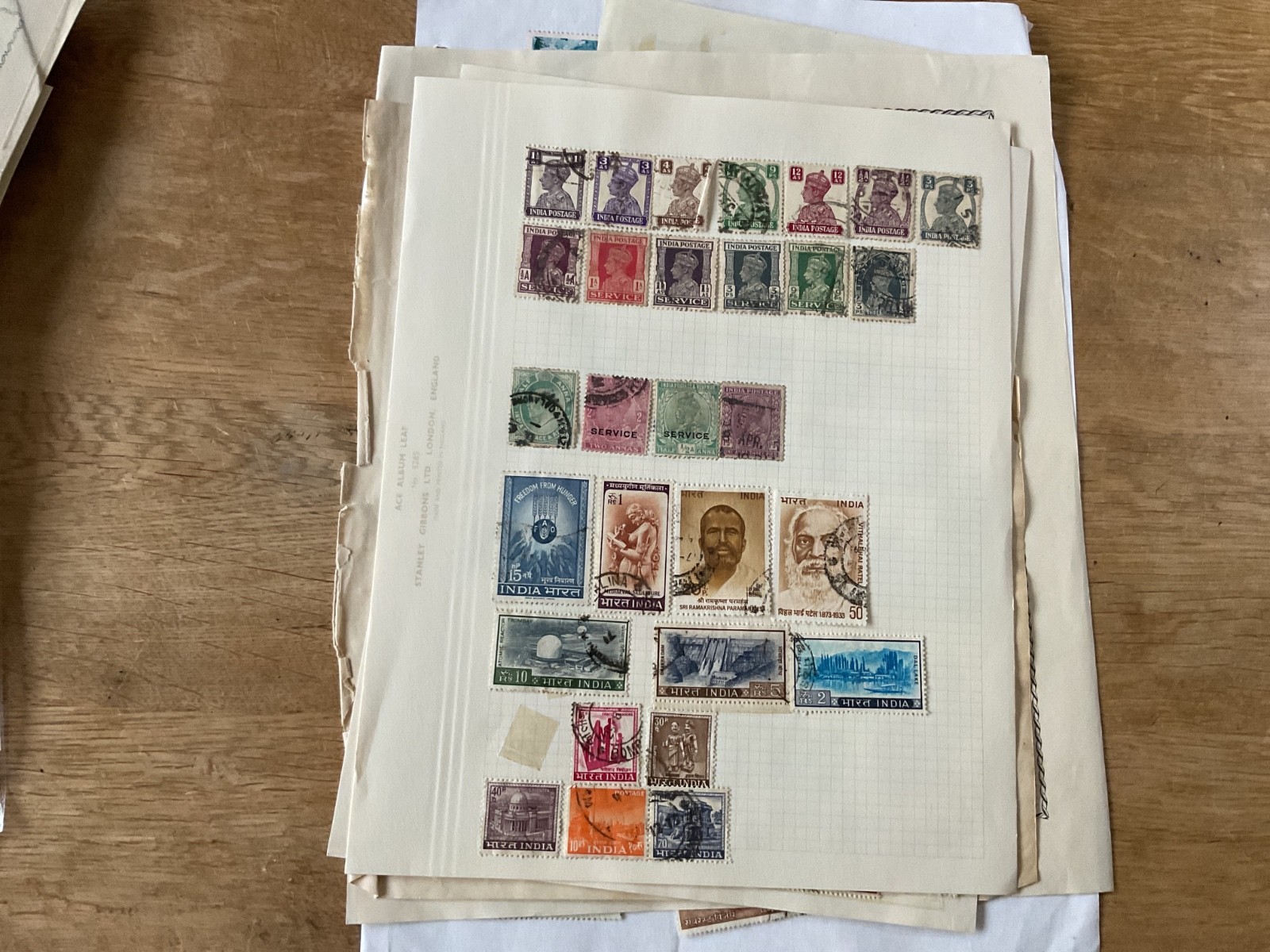 British India stamps on 5 pages B3208