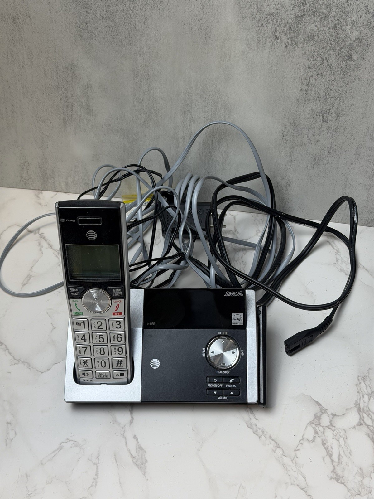 AT&T Cordless Phone With Answering Machine Caller ID Announce Base & Handset