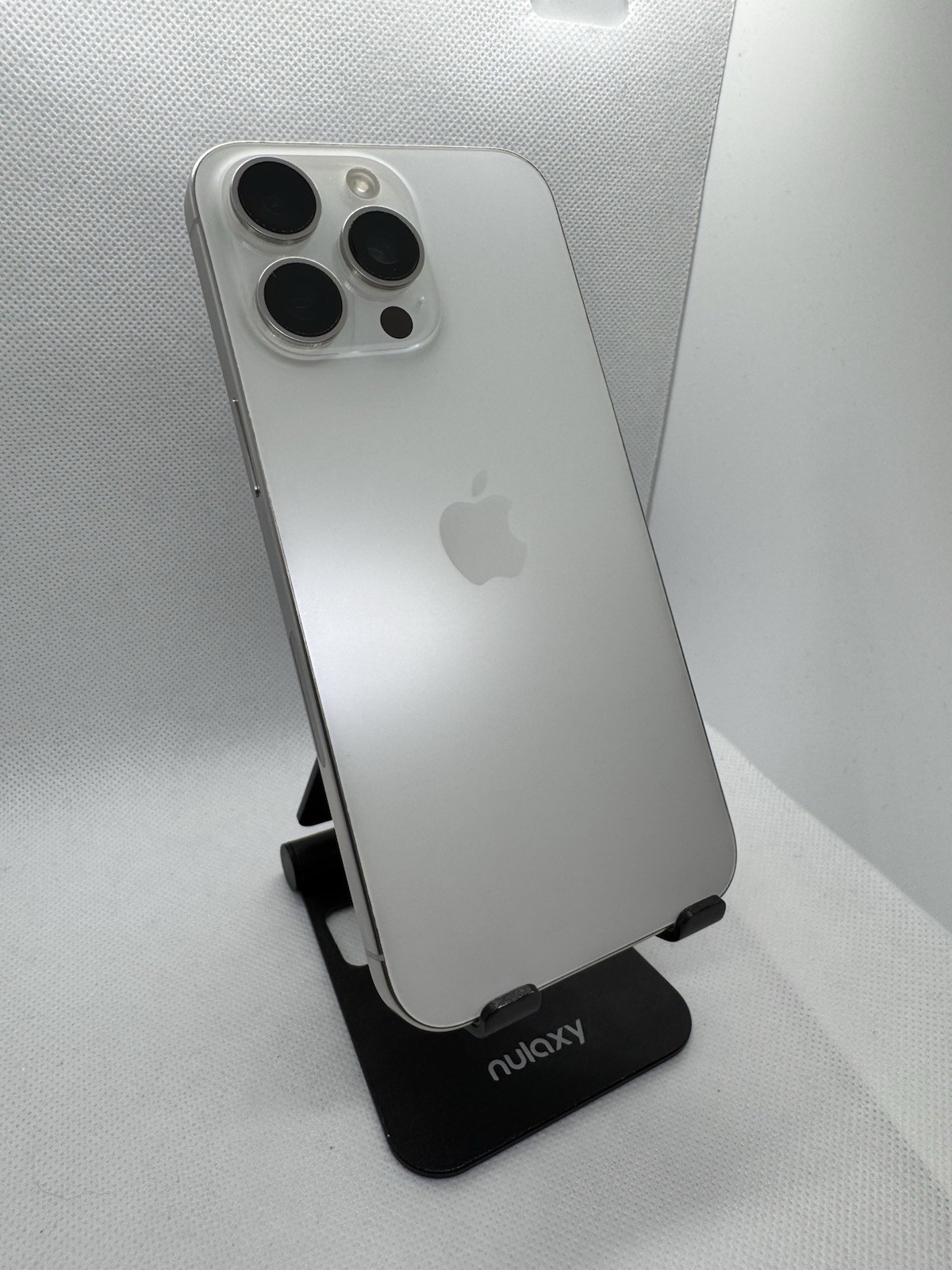 Unlocked Apple iPhone 15 Pro Max 256GB White Titanium MU673LL/A