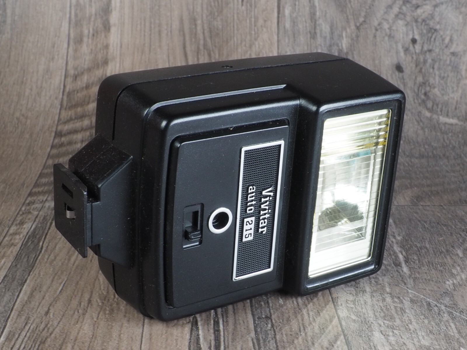 Vivitar Auto 215 Vintage Film Camera Flash - Used - Tested powers on - corrosion