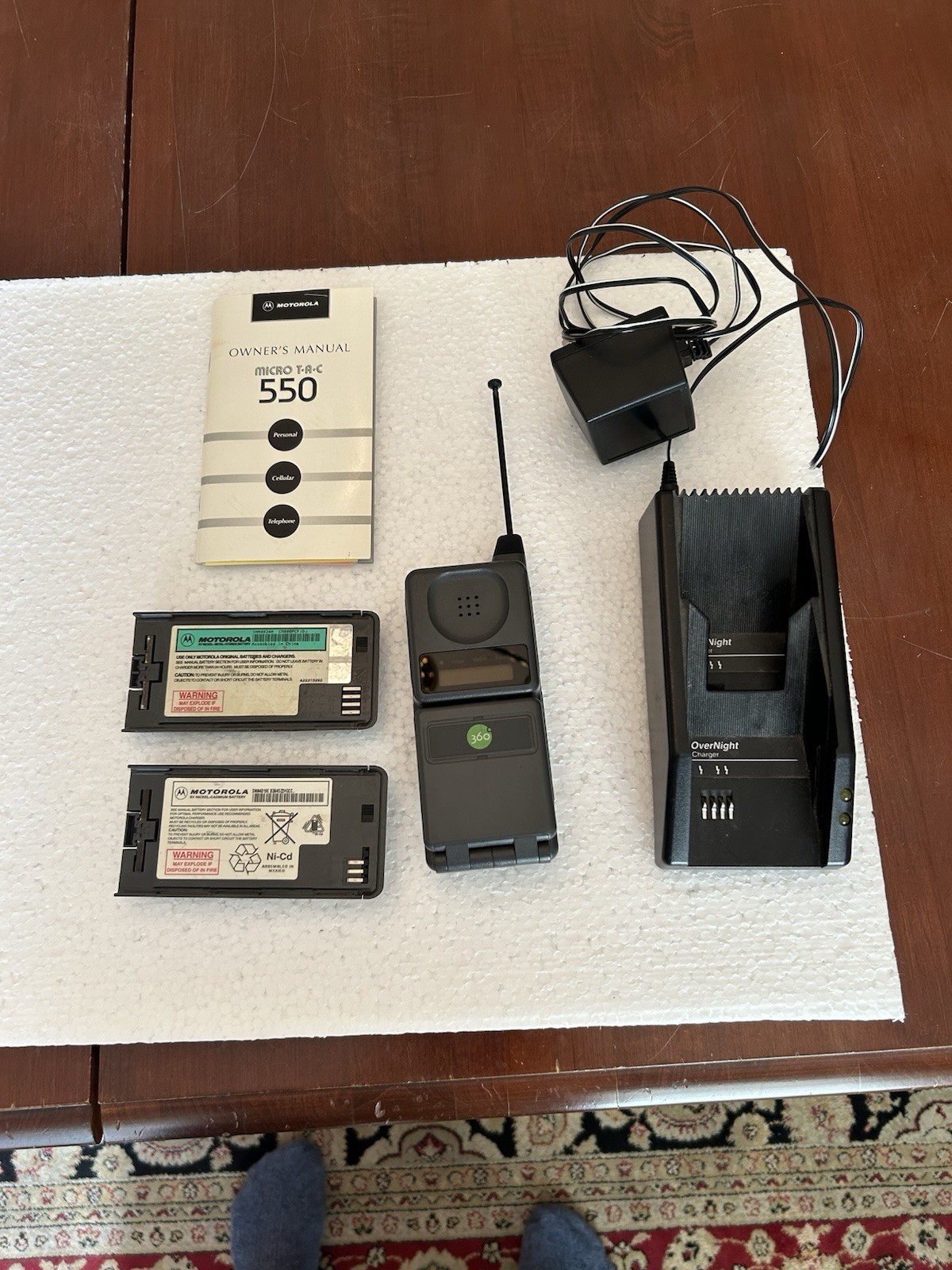 Vintage MOTOROLA Micro TAC 550 Flip Cell Phone 90s - Untested