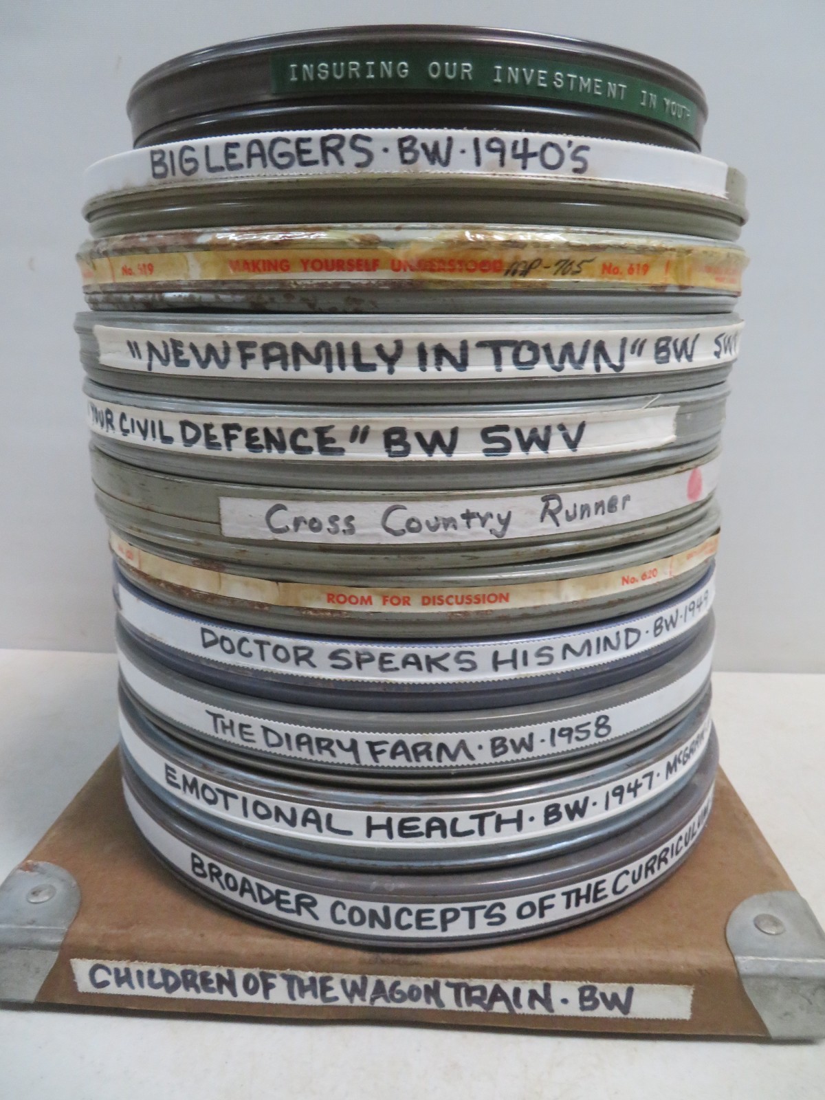16mm Lot of 12 B/W Educational/Documentary Films.