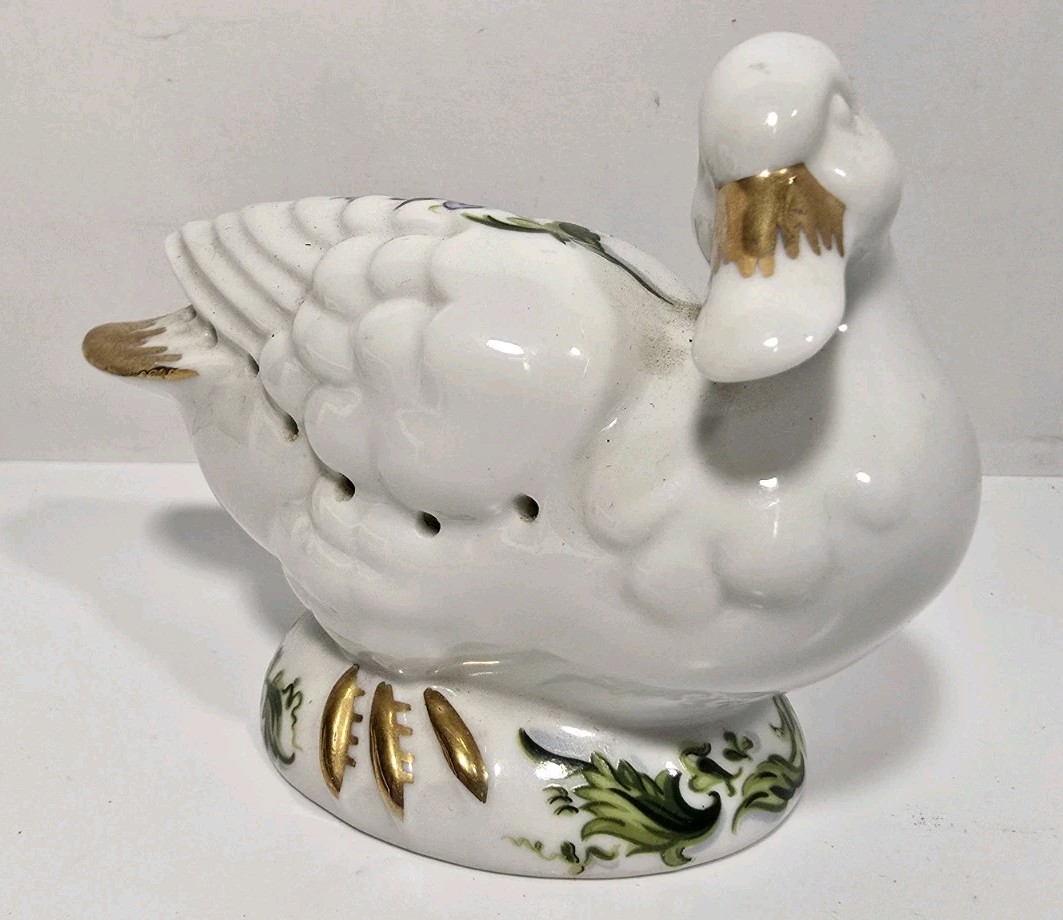 Elizabeth Arden Chelsea Gardens Swan Duck Pomanders Gold Trim 4 x 3” Porcelain