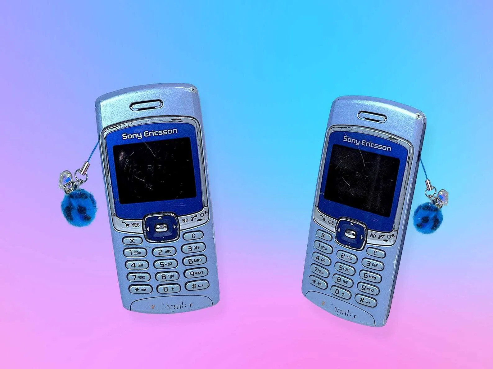 Vintage Y2K Sony Ericsson Mobile Cell phone.