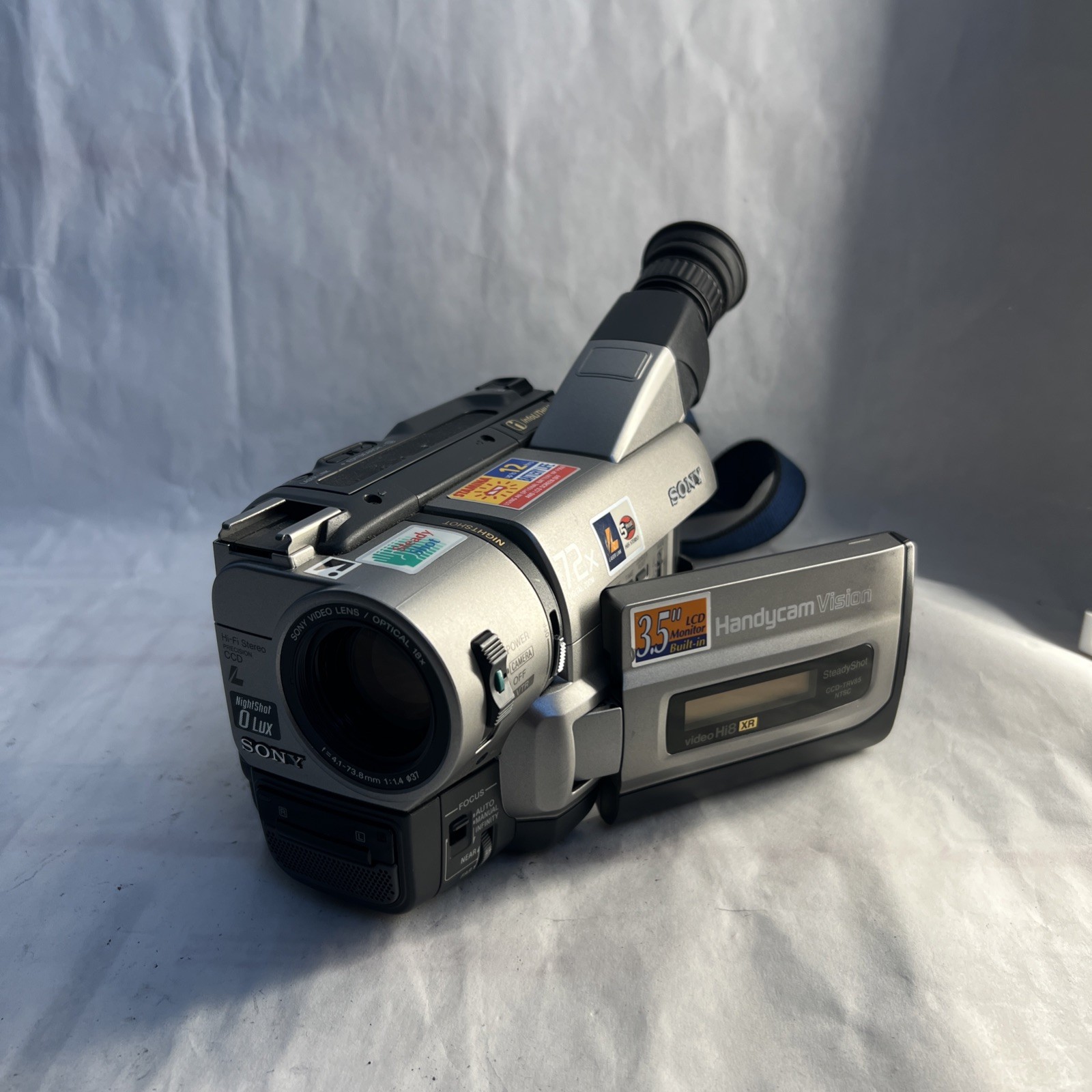 Sony Handycam CCD-TRV85 Video Hi8 Camcorder w/ charger - Tested! READ! 