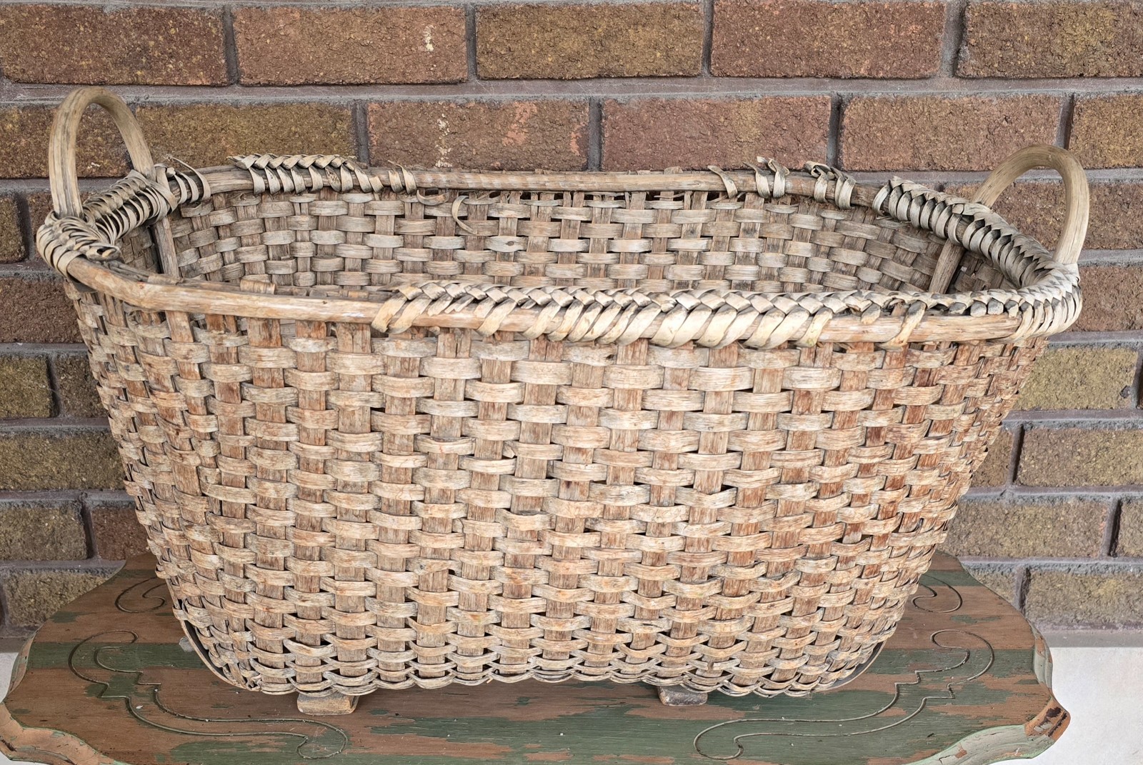ANTQ LARGE WOVEN SPLIT WHITE OAK BASKET MID-EASTERN USA CIRCA 1900