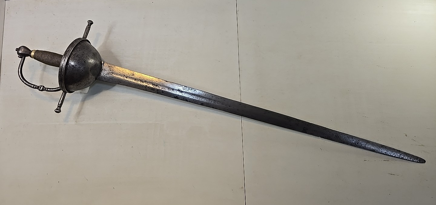 17th to 18th Century Spanish Officers Rapier War Sword - Cup Hilt