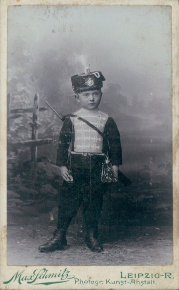 CdV Little Boy in Hussar Uniform, Toy Gun, Standing Portrait - 10486802