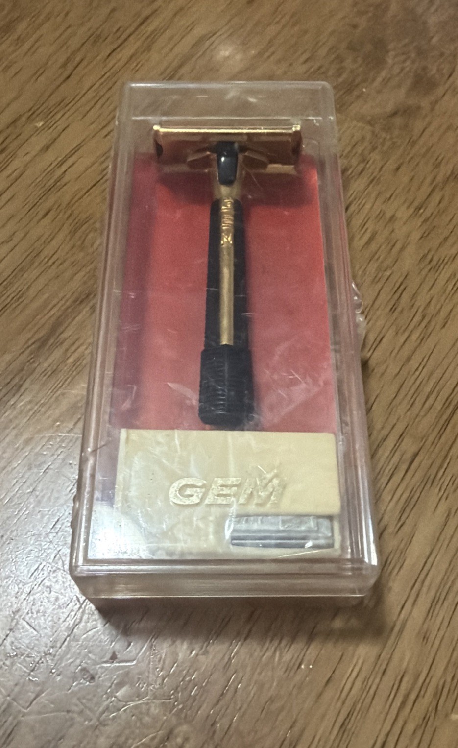 GEM Pushbutton Vintage Single Edge Safety Razor - Gold NOS