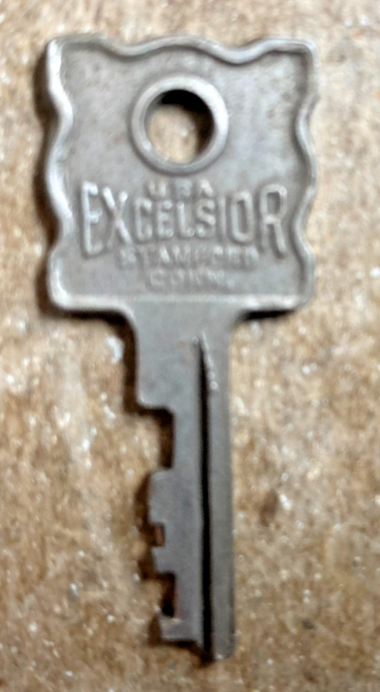 Vintage Excelsior Hartmann #8H2 Key - Luggage Steamer Trunk, Suitcase, Briefcase