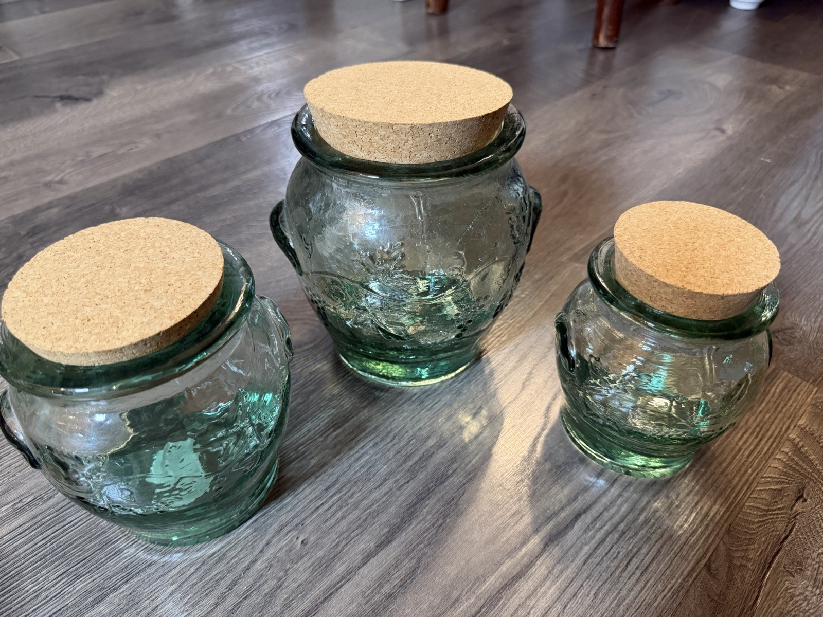 Pfaltzgraff Spain Clear Green Glass Grapevine Corked Jars Canisters 3pc Set