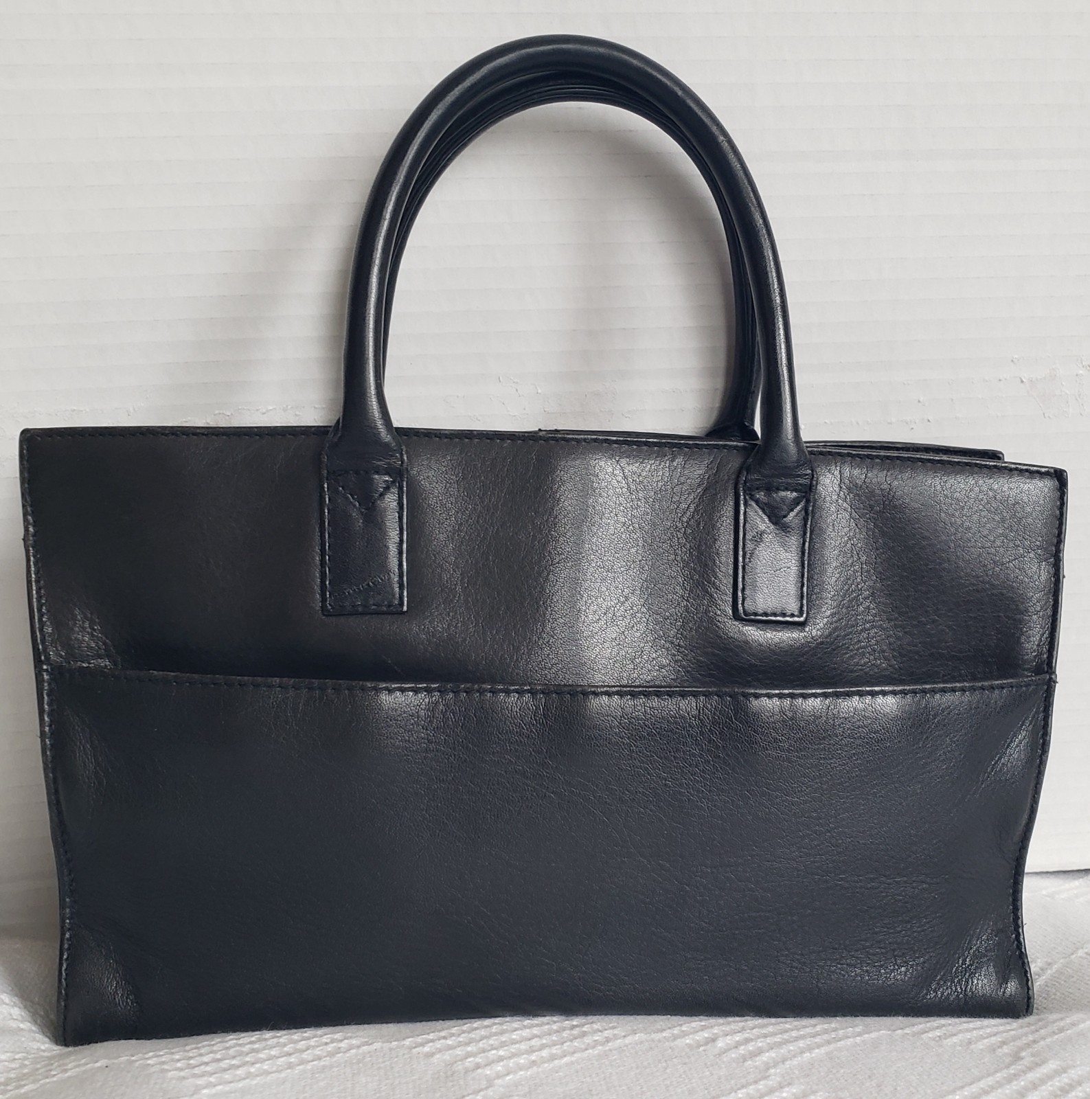 HOBO International Black Leather Satchel Tote Handbag Y2K Minimalist Work Office