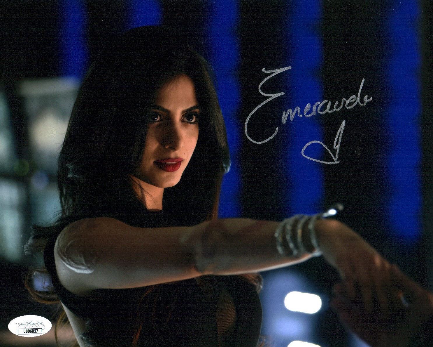 Emeraude Toubia Shadowhunters 8x10 Signed Photo Poster JSA Certified Autograph
