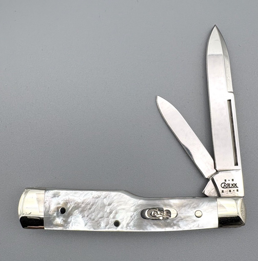 2003 Case XX Gunstock Mother of Pearl 8215 SS Pocket Knife 00458