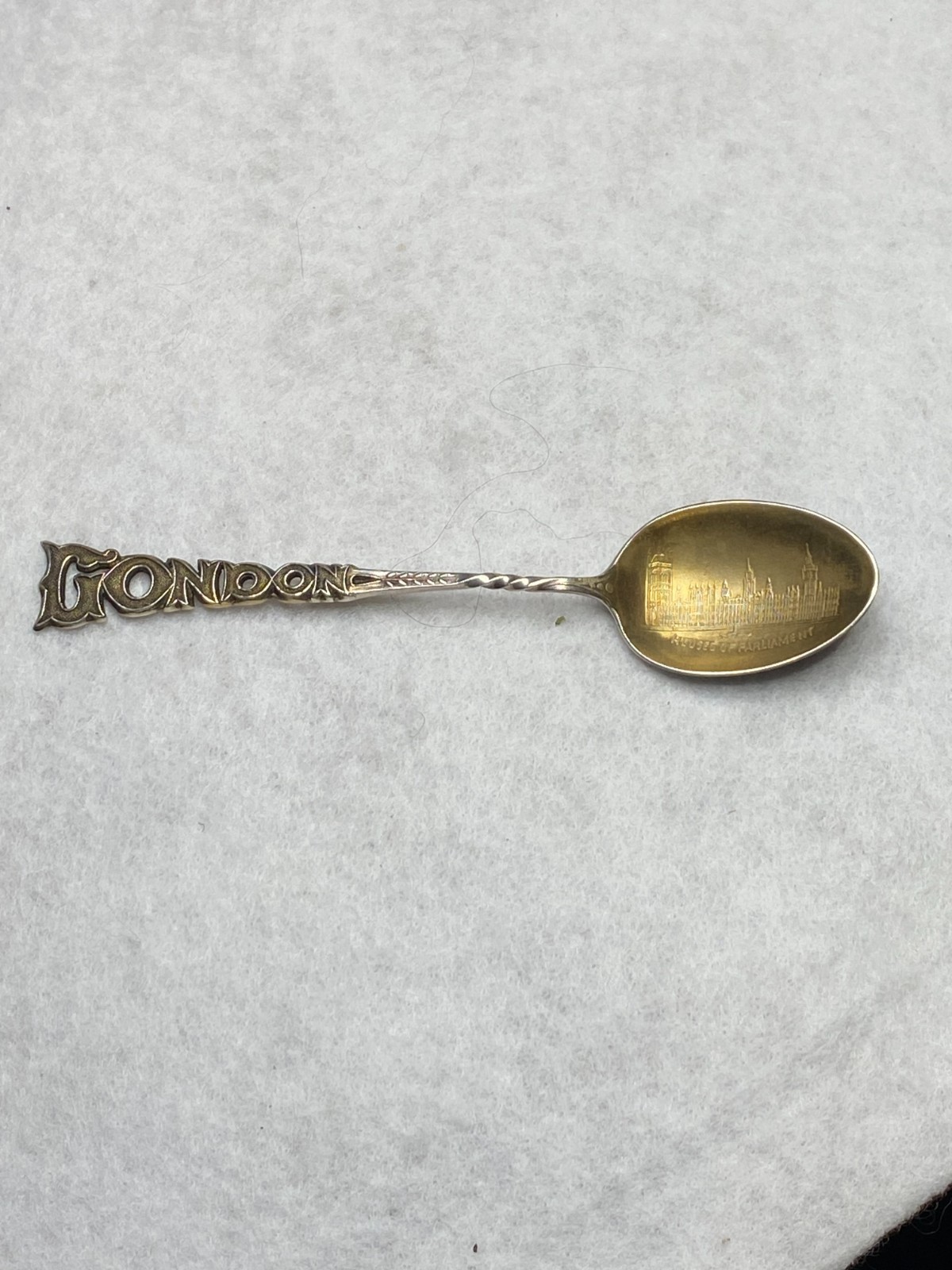 Antique Sterling Silver London Souvenir spoon. 4 3/4 in. 12 gram weight