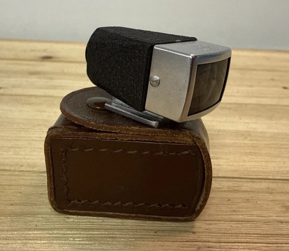 Zeiss Ikon 422- Wide Angle Finder for Zeiss Tessar f/8 30 Mm in Case German Made