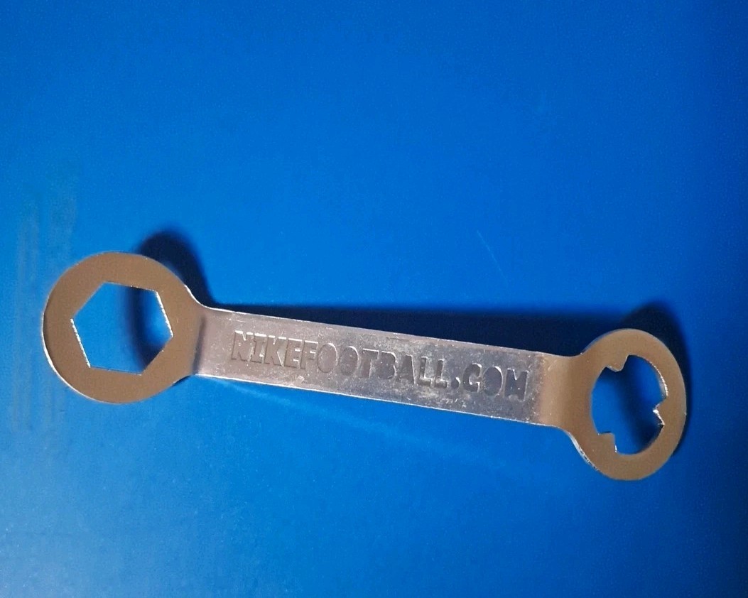 Steel Cleat Removal Tool