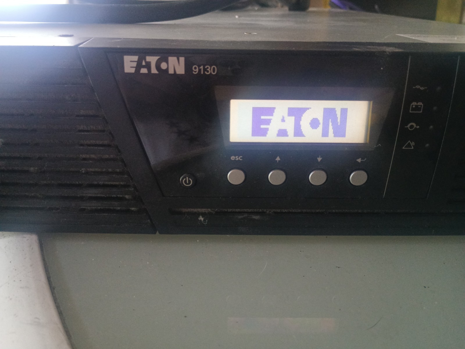 Eaton 9130 Model PW9130L2000R-XL2U POWERS ON READ DESCRIPTION