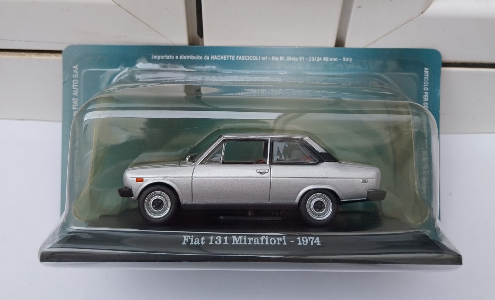 Fiat 131 Mirafiori 74 Starline MIB 1:43 500 600 124 125 127 128 132 regatta seat