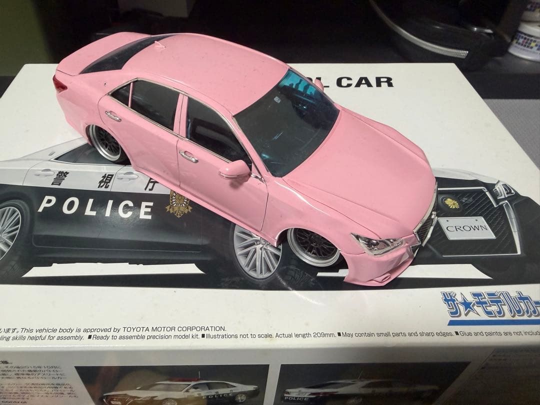 Toyota Crown 1/24 Pink Custom
