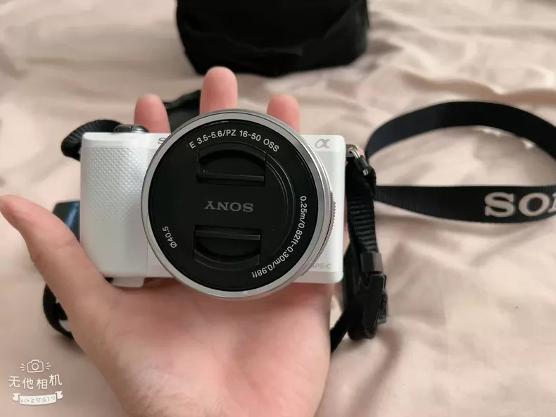 Sony Alpha A5000 Mirrorless Camera Slightly W/16-50mm Lens & Accessories Used