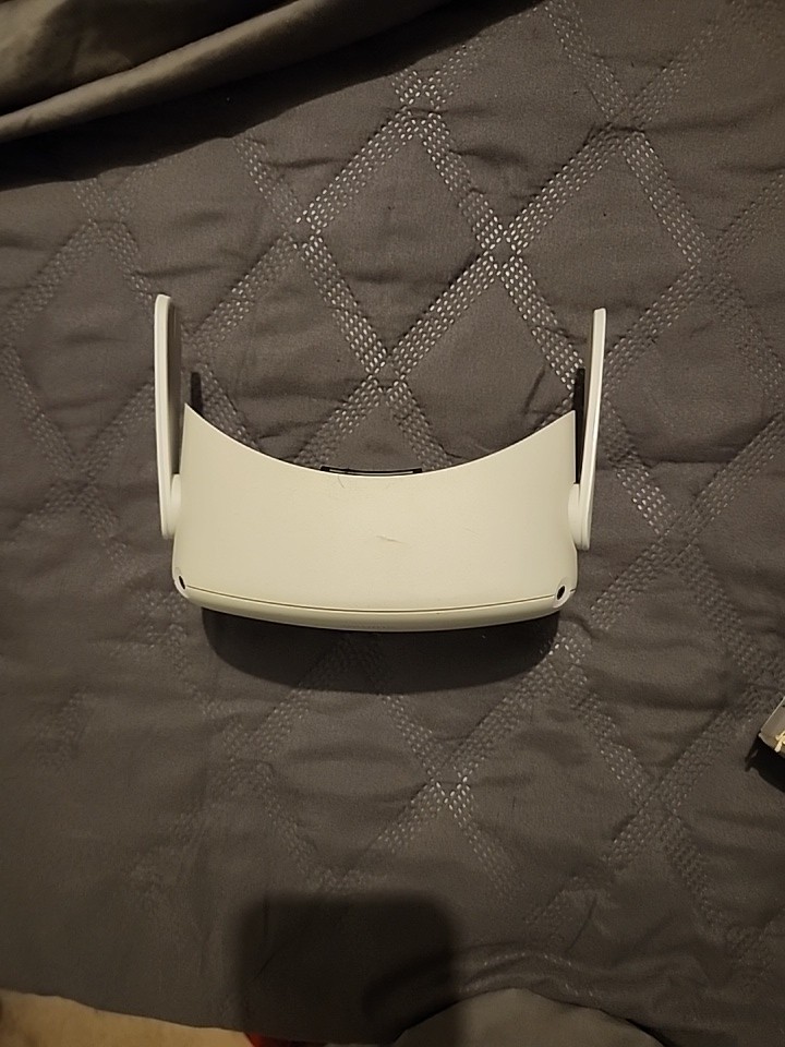 GENUINE Meta Oculus Quest 2 VR 128GB HEADSET ONLY FOR PARTS - No Controller