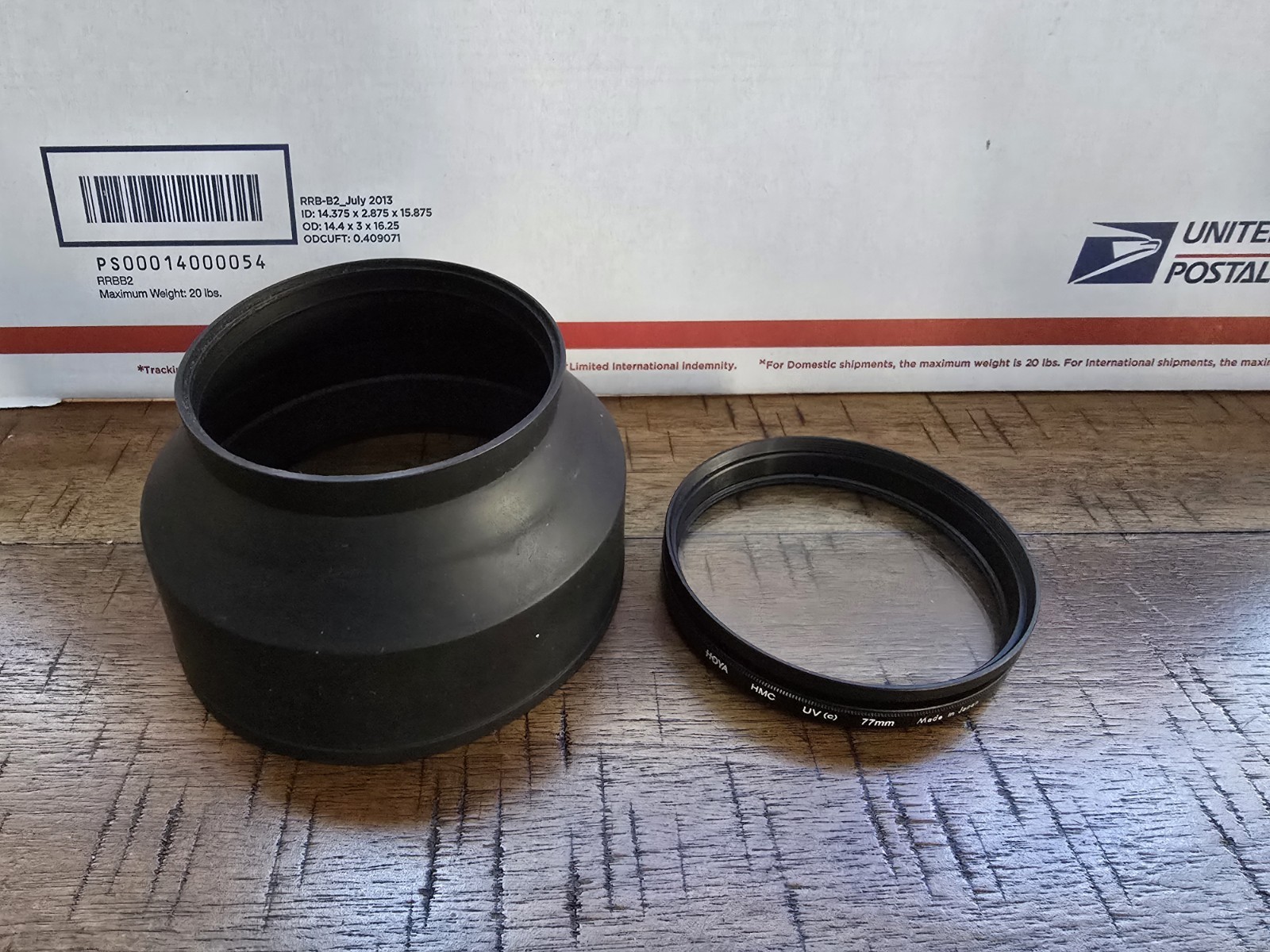 Hoya 77mm HMC MC UV (c) Filter Multi-Coated & Rubber Collapsible Lens Hood Cover