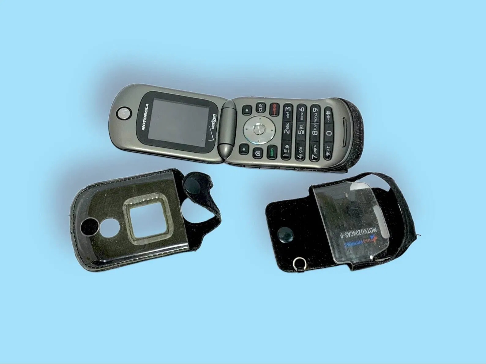 Vintage Y2K Motorola Flip Phone. Works