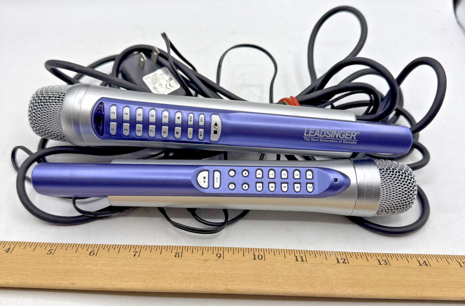 LeadSinger 2 Karaoke Microphone LS-2100 w/ Wireless Mic & 2 Cartridges - WORKS!