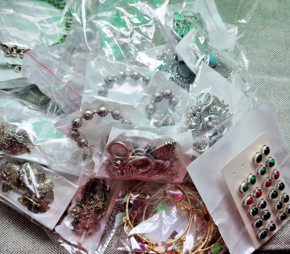 Jewelry Lot True Mystery Box ?? Necklace Bracelets Earrings Rings Pendant 10 Pcs