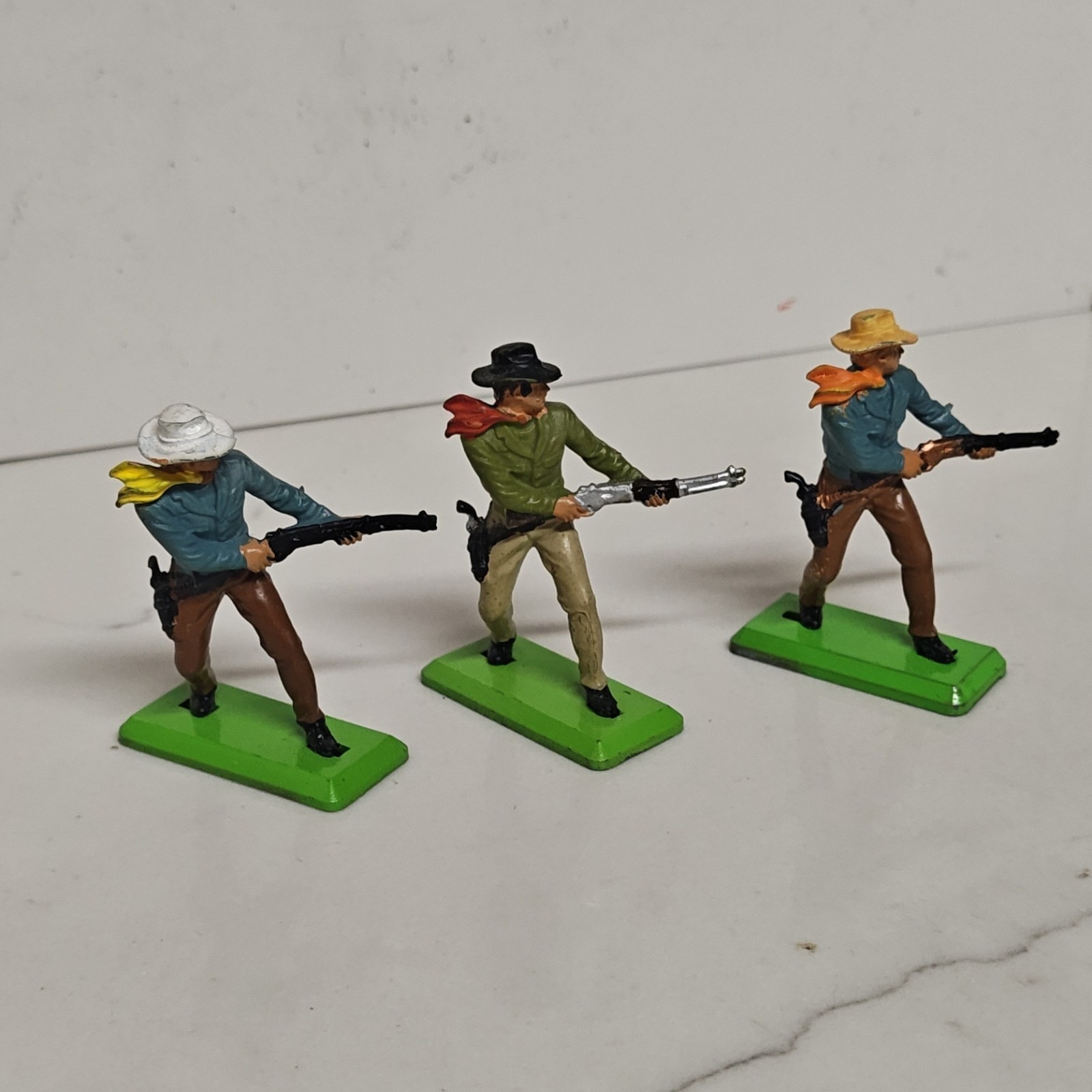 Britains Deetail Infantry Plastic Toy Soldier Figures 1971 Ages 8 Years & Up