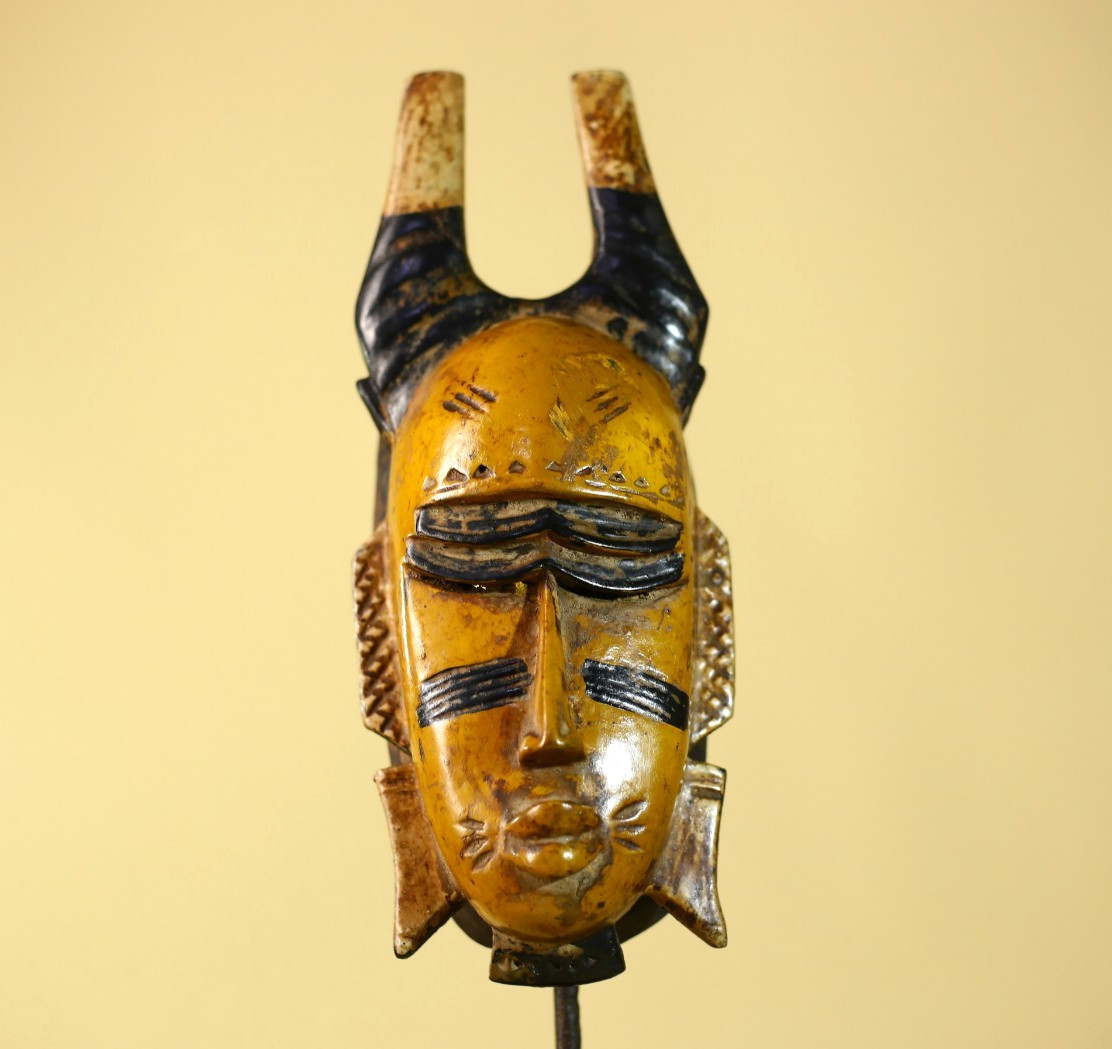 African Tribal Mask Hand-Carved Wood Polychrome Wall Art-G6123